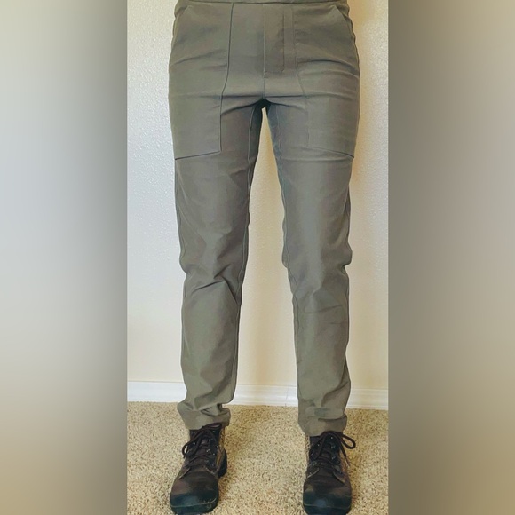 Lululemon travel pants size 6 - Picture 8 of 8